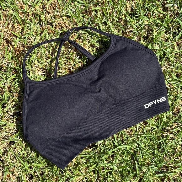 DFYNE Dynamic Sports Bra - Picture 1 of 3